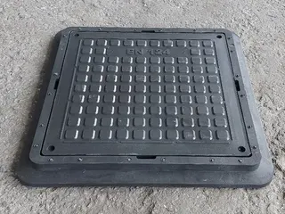 Люк квадратний садовий Черепаха 740*740 чорний (1,0 т) 740х740 з замком